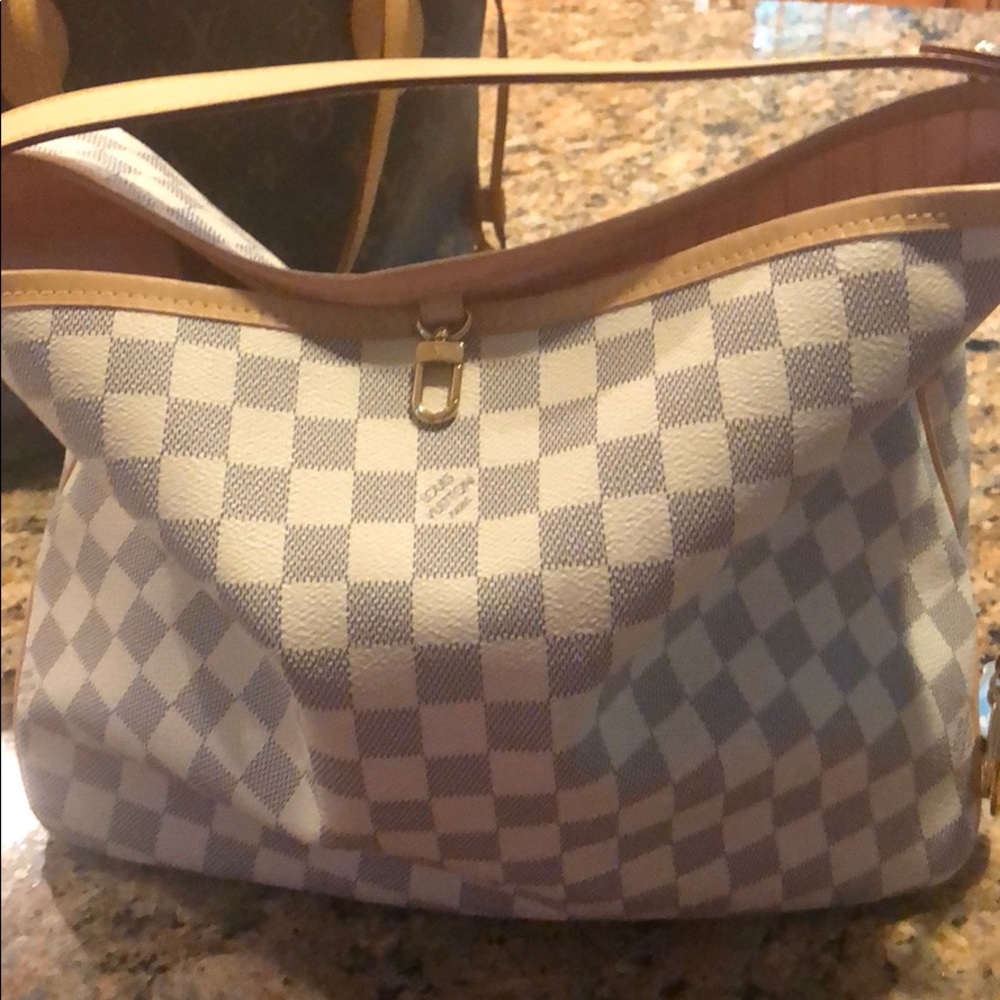 Beautiful excellent condition Louis Vuitton 👜